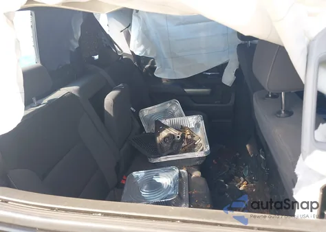 2016 Chevrolet Silverado 1500 1Lt z USA, uszkodzony, nr VIN 3GCUKREC3GG256934